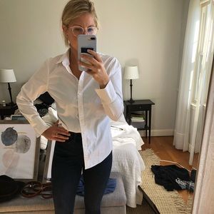 Banana Republic White Blouse 📊